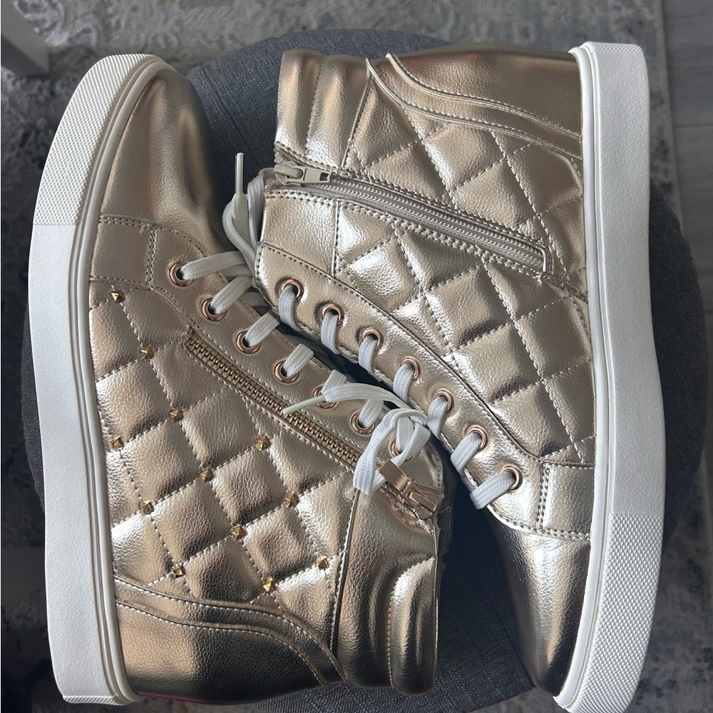 Shoe dazzle Niya  Metallic Gold Platform Sneakers with White Soles
